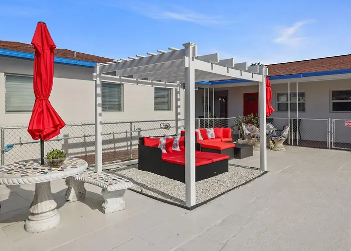 Sun Island Motel